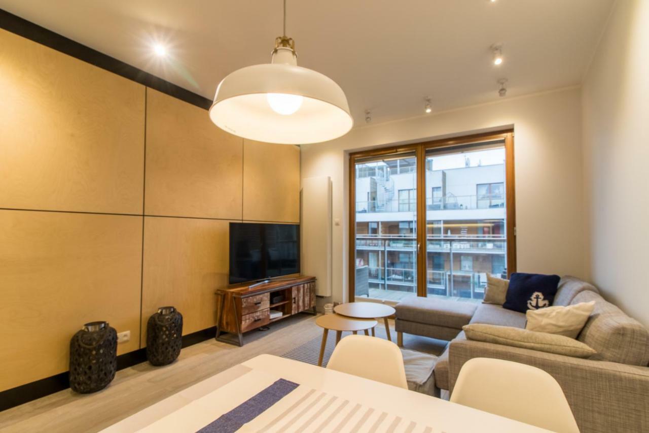 Nadmorski Dwor Wood Apartment Gdańsk Buitenkant foto