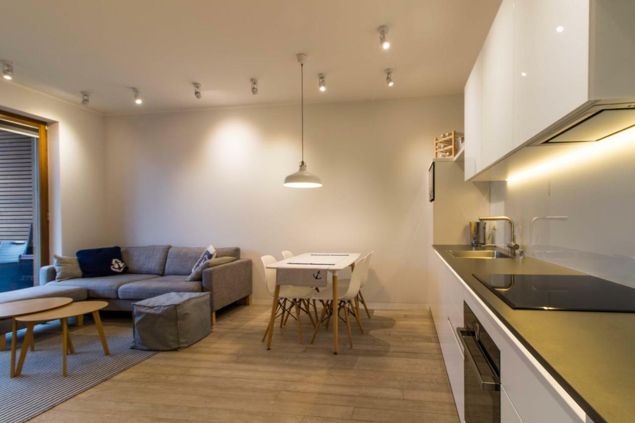 Nadmorski Dwor Wood Apartment Gdańsk Buitenkant foto