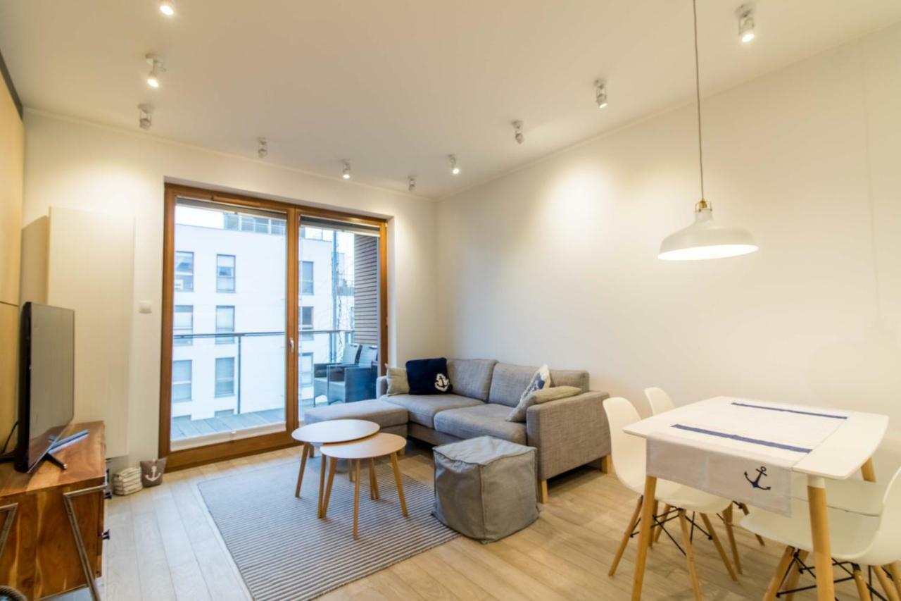 Nadmorski Dwor Wood Apartment Gdańsk Buitenkant foto